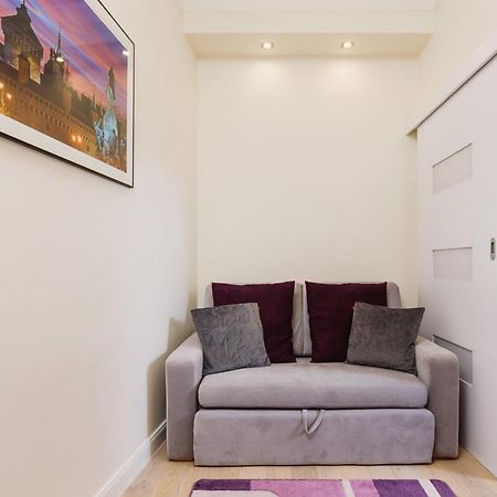Modern Apartment Lubicz Kraków by Renters Cracóvia Exterior foto