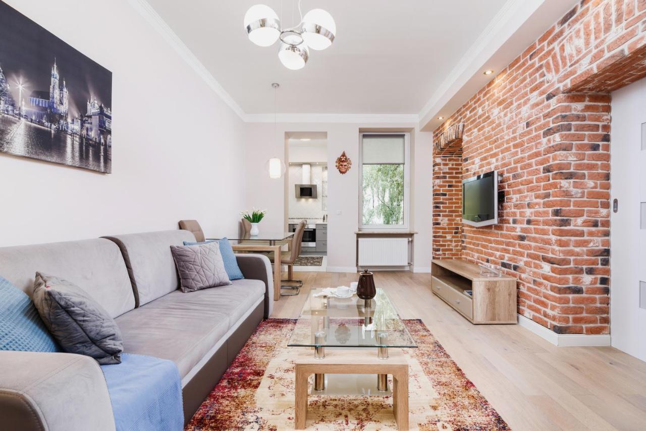 Modern Apartment Lubicz Kraków by Renters Cracóvia Exterior foto