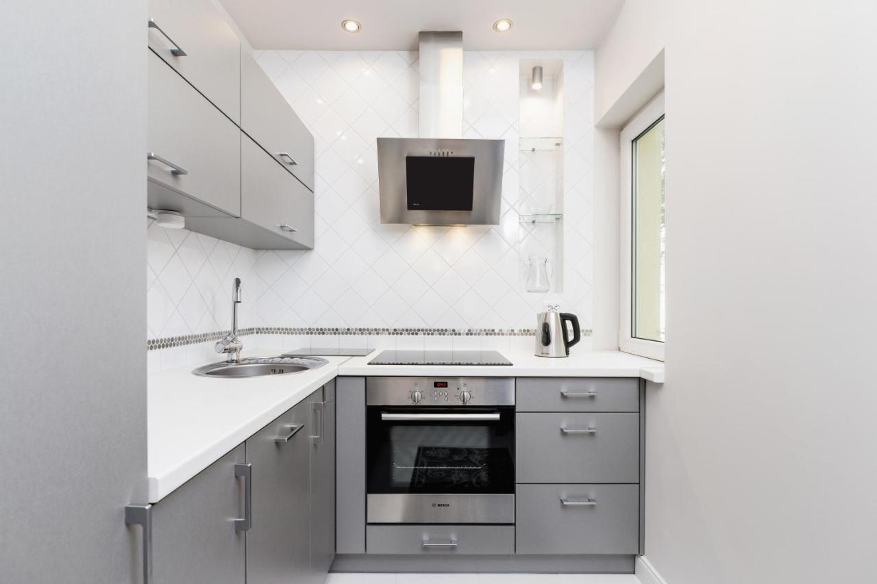 Modern Apartment Lubicz Kraków by Renters Cracóvia Exterior foto