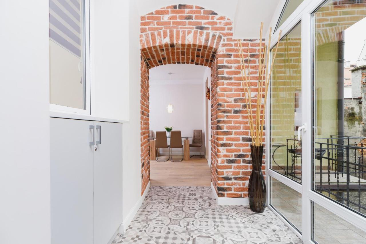 Modern Apartment Lubicz Kraków by Renters Cracóvia Exterior foto